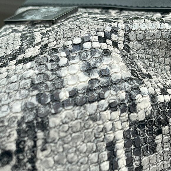 GADEA faux snakeskin purse (feed-bag style) - Picture 9 of 9